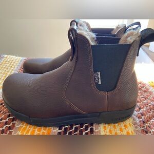 LEM’S WOMEN'S CHELSEA BOOT TUFF WATERPROOF DARK ROAST LEATHER 9.5